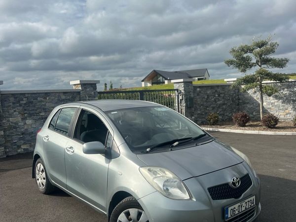 Toyota Yaris Hatchback, Petrol, 2006, Silver