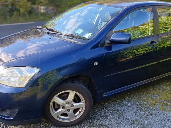 Toyota Corolla Hatchback, Petrol, 2004, Blue