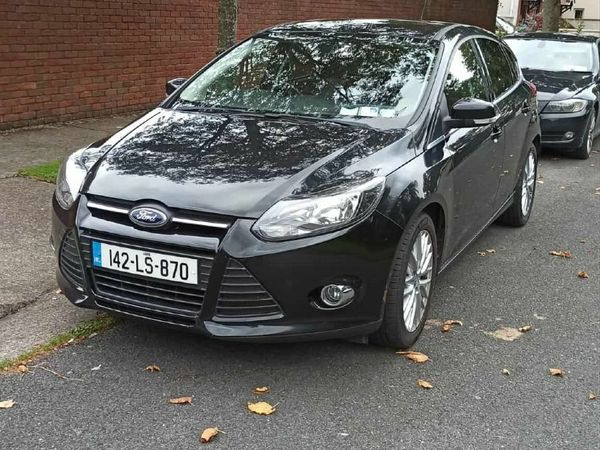 Ford Focus Hatchback, Petrol, 2014, Black