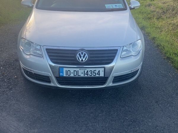 Volkswagen Passat Saloon, Diesel, 2010, Silver