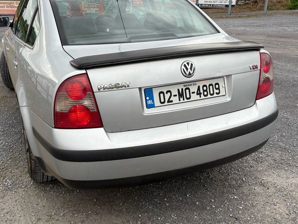 Volkswagen Passat Saloon, Diesel, 2002, Silver