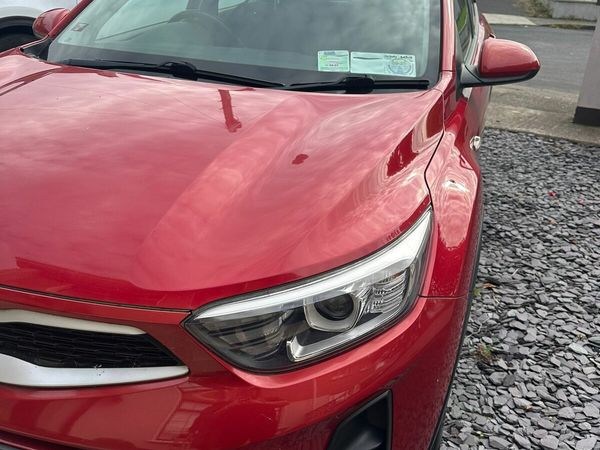 Kia Stonic Estate/Jeep, Petrol, 2019, Red