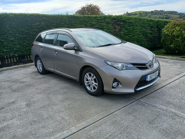 Toyota Auris Estate/Jeep, Diesel, 2015, Bronze
