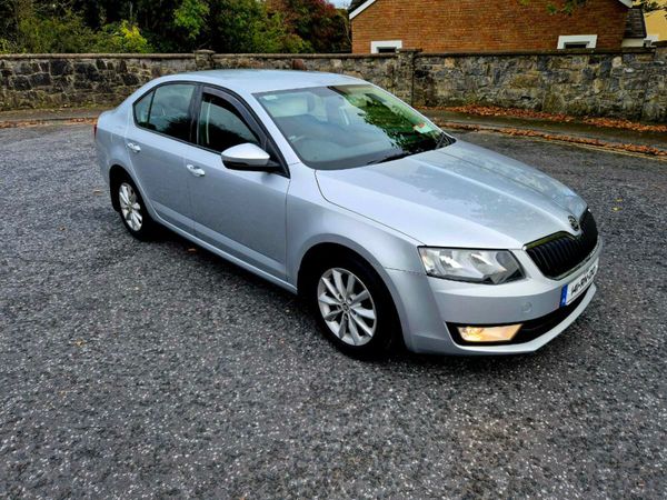 Skoda Octavia Saloon, Diesel, 2014, Silver