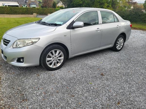 Toyota Corolla Saloon, Diesel, 2010, Silver