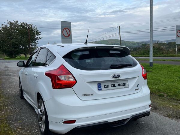 Ford Focus Hatchback, Petrol, 2013, White