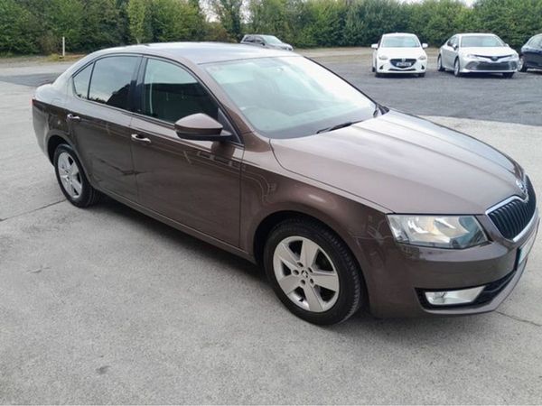 Skoda Octavia Hatchback, Diesel, 2017, Brown