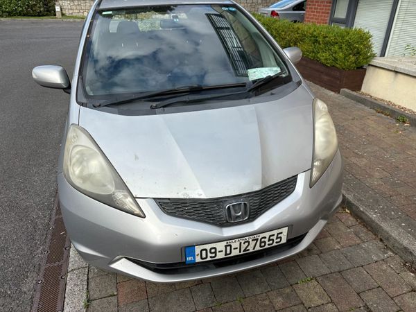 Honda Fit Hatchback, Petrol, 2009, Silver