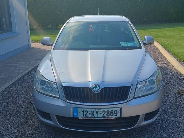 Skoda Octavia Hatchback, Diesel, 2012, Silver