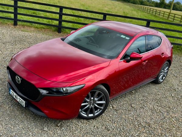 Mazda Mazda3 Hatchback, Petrol, 2022, Red