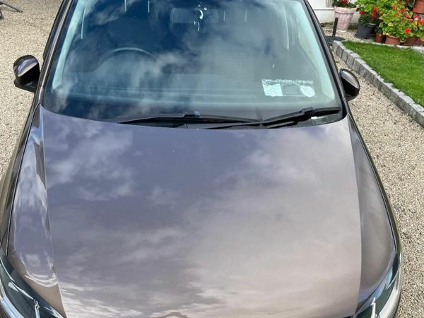 Volkswagen Polo Hatchback, Petrol, 2015, Brown