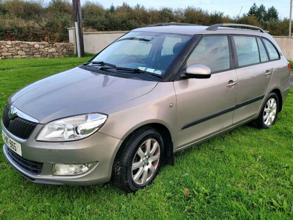 Skoda Fabia Estate/Jeep, Petrol, 2011, Beige