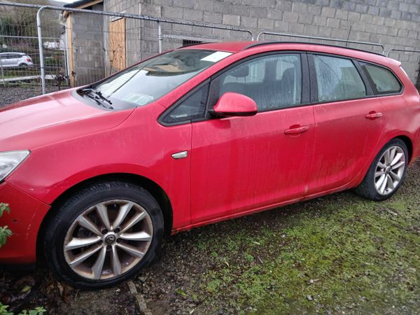 Vauxhall Astra Estate, Diesel, 2012, Red