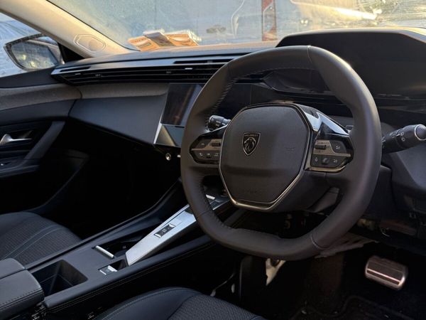 Peugeot 308 Hatchback, Petrol, 2022, Black