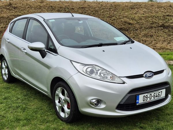 Ford Fiesta Hatchback, Petrol, 2009, Silver