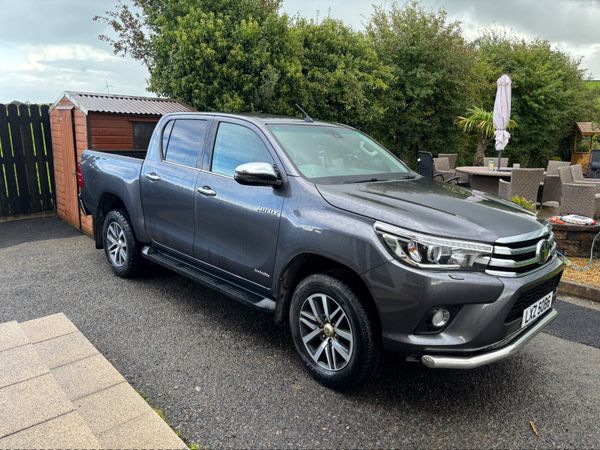 Toyota Hilux Pick Up, Diesel, 2018, Grey