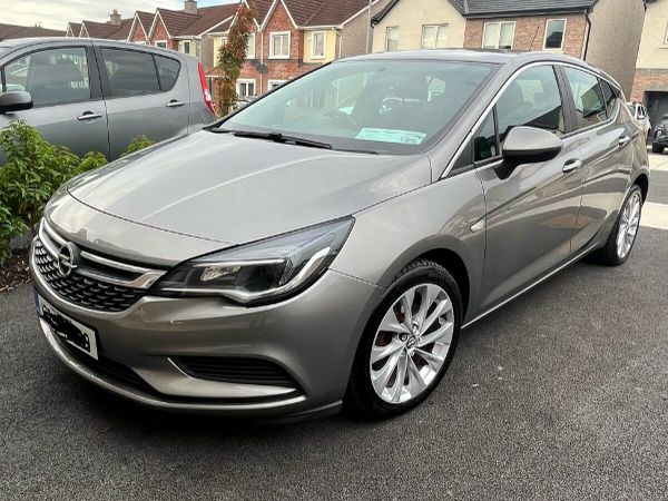 Opel Astra Hatchback, Diesel, 2017, Brown