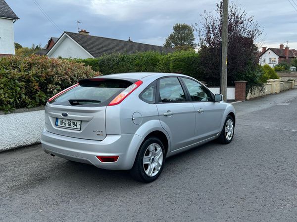 Ford Focus Hatchback, Diesel, 2010, Silver