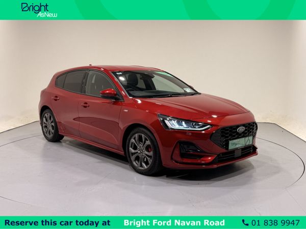 Ford Focus Hatchback, Petrol Hybrid, 2022, Red