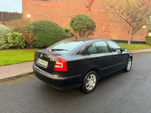 Skoda Octavia Hatchback, Petrol, 2006, Black
