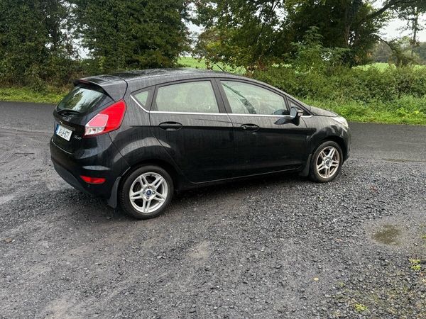 Ford Fiesta Hatchback, Petrol, 2014, Black