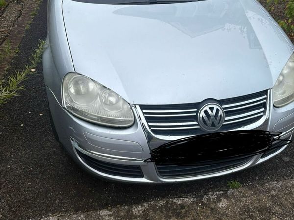 Volkswagen Jetta Saloon, Petrol, 2006, Silver