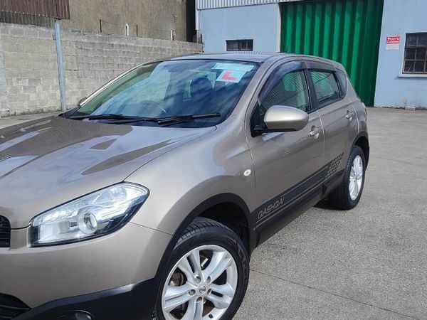 Nissan Qashqai Hatchback, Diesel, 2011, Brown