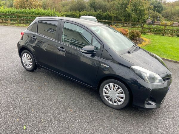 Toyota Yaris Hatchback, Petrol Hybrid, 2014, Black