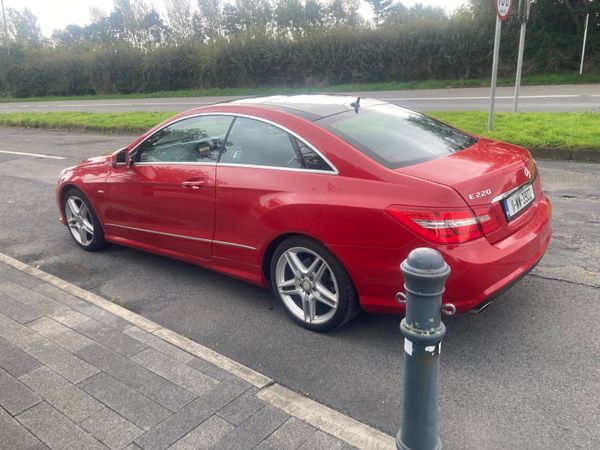 Mercedes-Benz E-Class Coupe, Diesel, 2011, Red