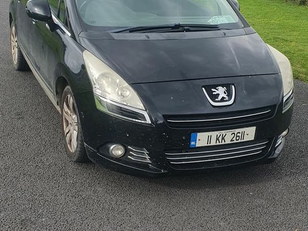 Peugeot 5008 MPV, Diesel, 2011, Black