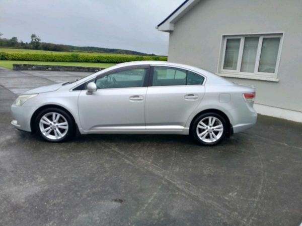 Toyota Avensis Saloon, Diesel, 2011, Silver