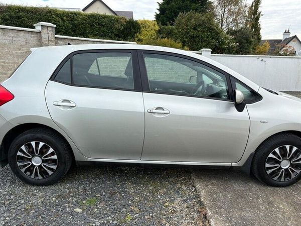 Toyota Auris Hatchback, Petrol, 2008, Silver