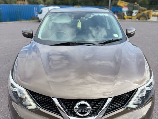Nissan Qashqai Hatchback, Diesel, 2014, Brown