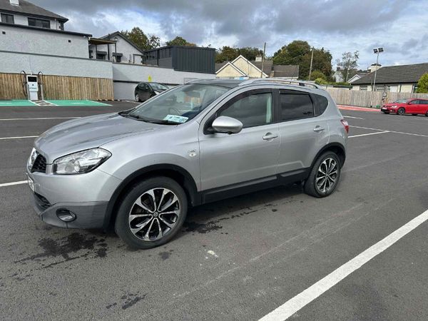 Nissan Qashqai Hatchback, Diesel, 2012, Silver