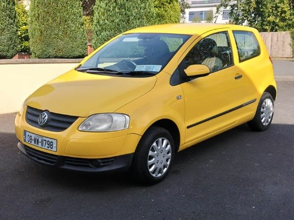 Volkswagen Fox Hatchback, Petrol, 2008, Yellow