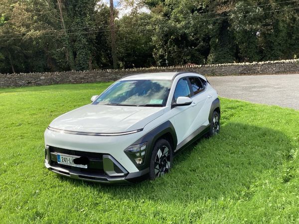 Hyundai KONA MPV, Petrol Hybrid, 2024, White