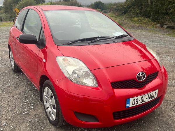 Toyota Yaris Hatchback, Petrol, 2009, Red