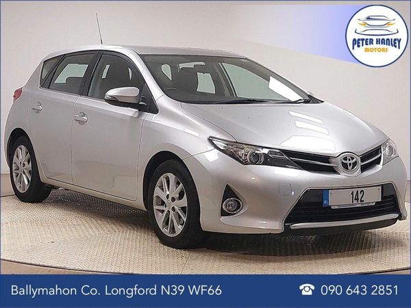 Toyota Auris Hatchback, Petrol, 2014, Silver