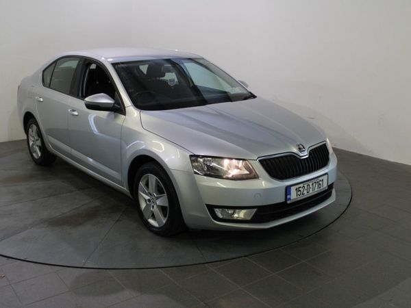 Skoda Octavia Saloon, Diesel, 2015, Silver