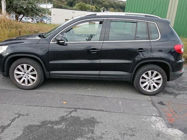Volkswagen Tiguan SUV, Diesel, 2008, Black