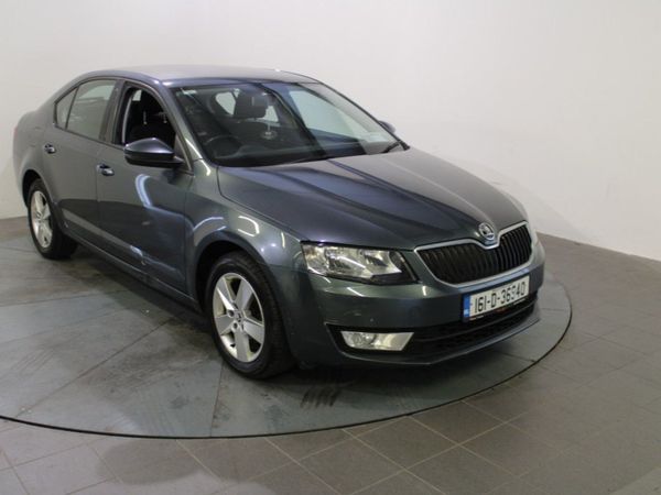 Skoda Octavia Saloon, Diesel, 2016, Grey