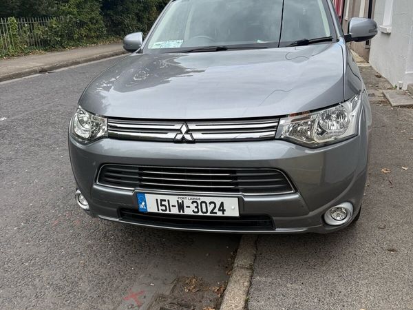 Mitsubishi Outlander SUV, Petrol Plug-in Hybrid, 2015, Grey