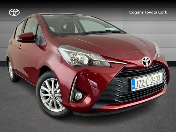 Toyota Yaris Hatchback, Petrol, 2017, Red