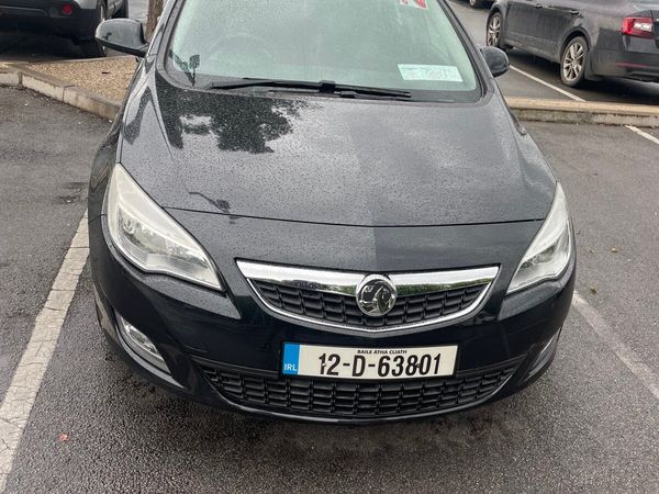 Vauxhall Astra Hatchback, Petrol, 2012, Black
