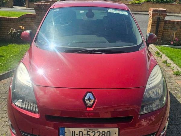 Renault Grand Scenic MPV, Petrol, 2011, Red