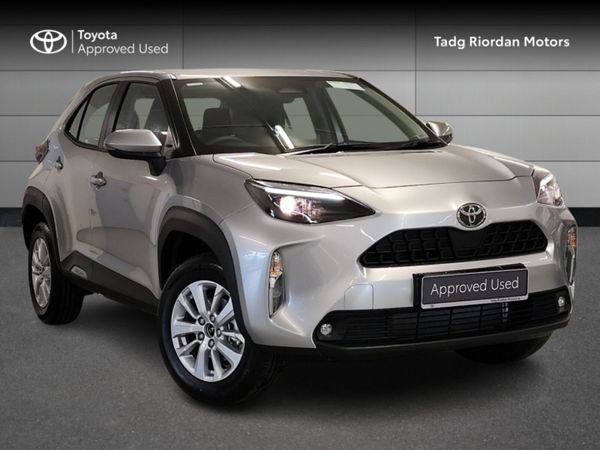 Toyota Yaris Cross Hatchback, Petrol Hybrid, 2025, Silver