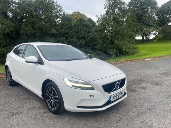 Volvo V40 Hatchback, Diesel, 2018, White
