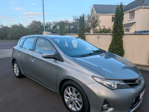 Toyota Auris Hatchback, Diesel, 2013, Grey
