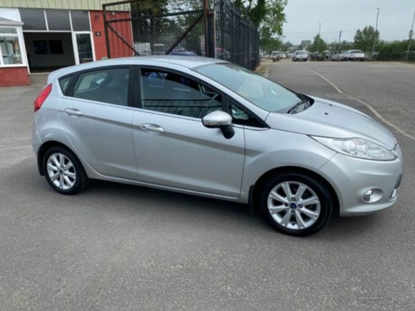 Ford Fiesta Hatchback, Petrol, 2009, Silver