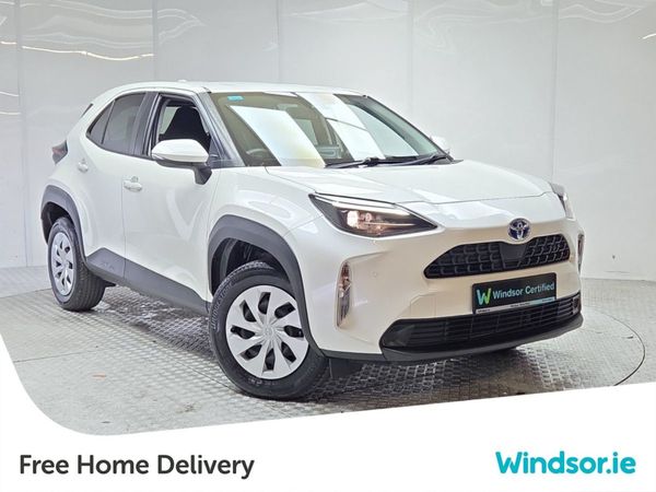 Toyota Yaris Cross Crossover, Petrol Hybrid, 2021, White